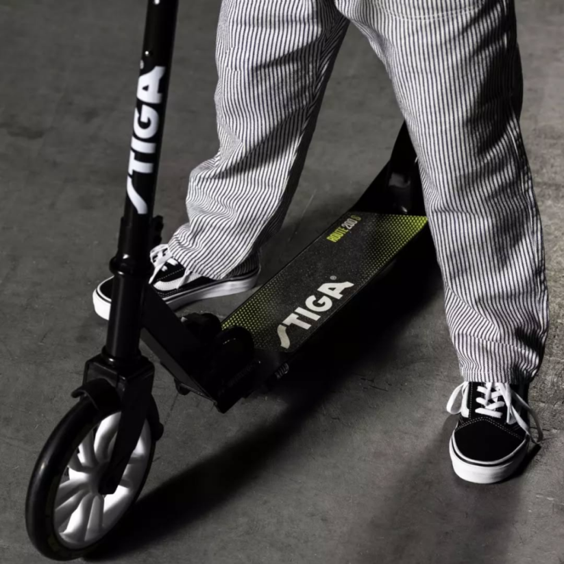 Koloběžka STIGA Route 200-S, černá