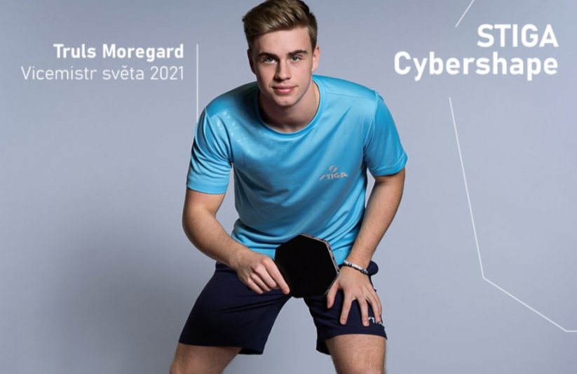 Pálka na stolní tenis STIGA Cybershape Future 3*